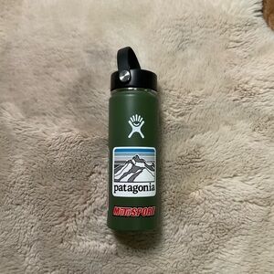 Hydro Flask 18 oz OD Green Water Bottle Insulated Loop Cap